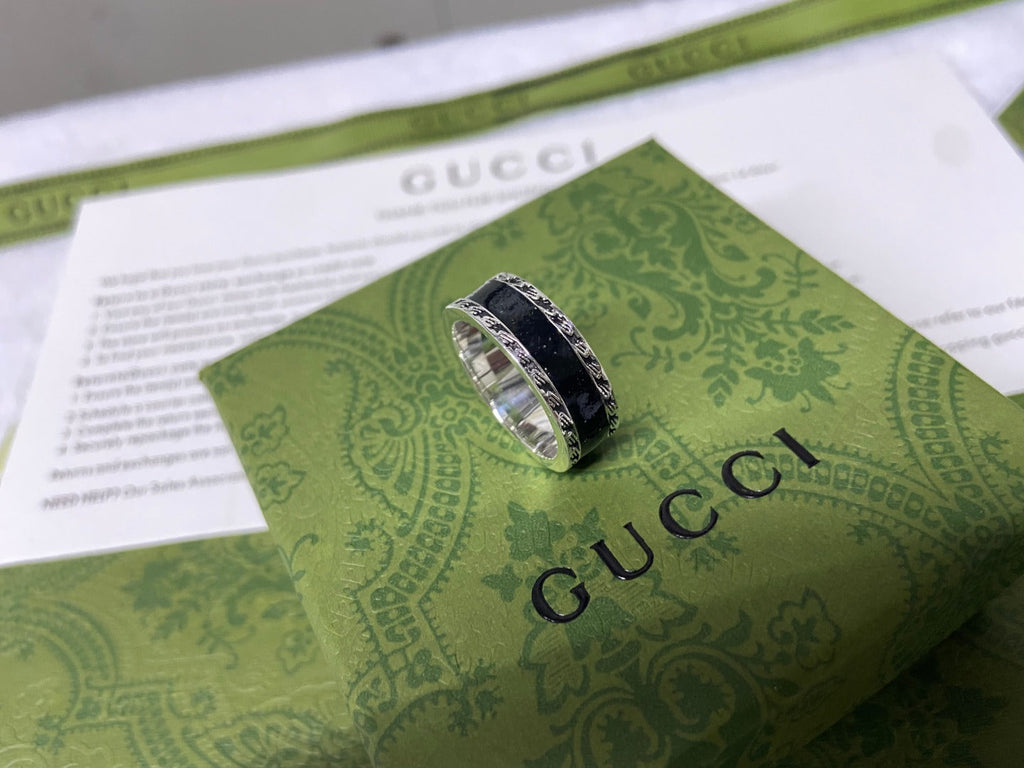Double Gucci Interlocking Gucci Black Enamel Ring